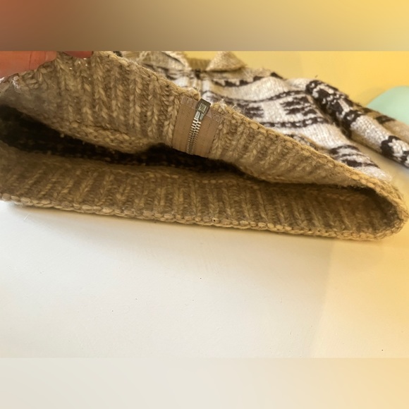 Authentic Wool Cowichan Sweater/Jacket - Picture 2 of 5